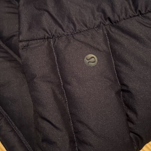 COPY - Mens lululemon down coat Large blue. - Picture 2 of 5